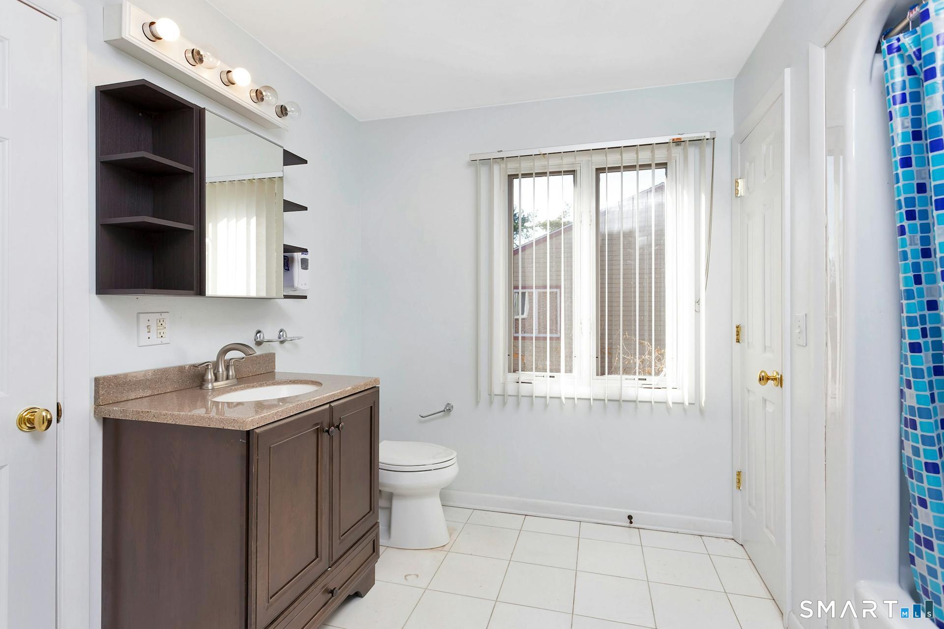 192 Frenchtown Road Bridgeport, CT 06606 - Photo 8 of 22