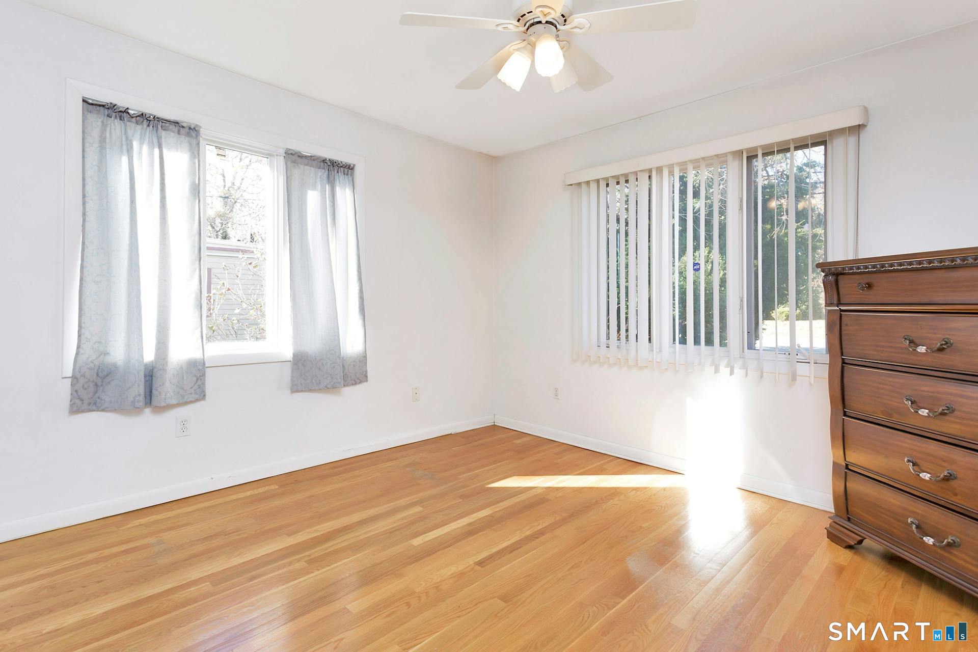 192 Frenchtown Road Bridgeport, CT 06606 - Photo 9 of 22