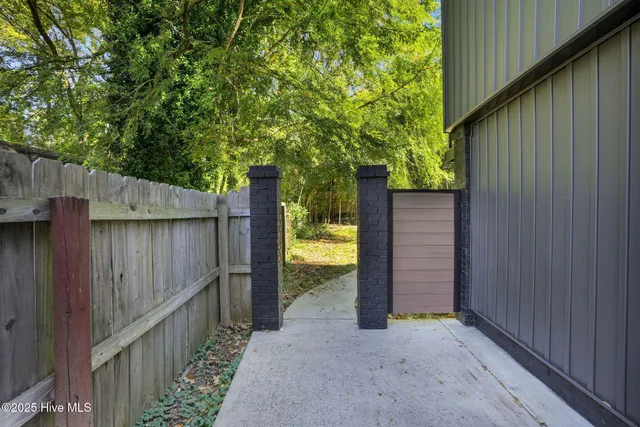 $1,190,000 | 3301 Archdale Drive, Charlotte, NC 28210