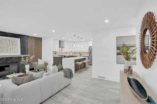 $1,190,000 | 3301 Archdale Drive, Charlotte, NC 28210