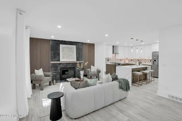 $1,190,000 | 3301 Archdale Drive, Charlotte, NC 28210