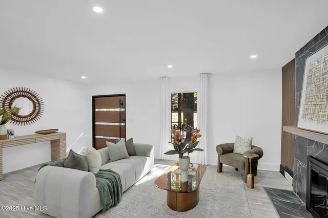 $1,190,000 | 3301 Archdale Drive, Charlotte, NC 28210