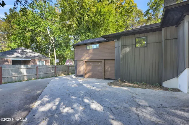 $1,190,000 | 3301 Archdale Drive, Charlotte, NC 28210