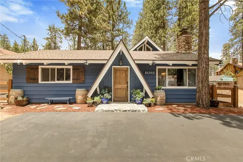 a view of house with a outdoor space