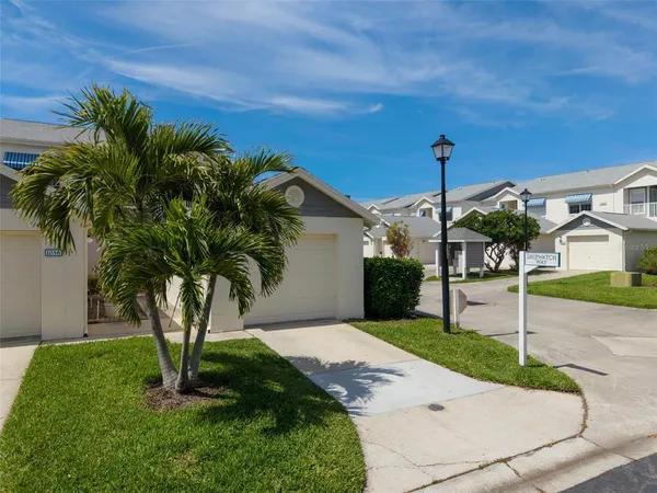$400,000 | 11531 Shipwatch Drive, Unit 1037, Largo, FL 33774