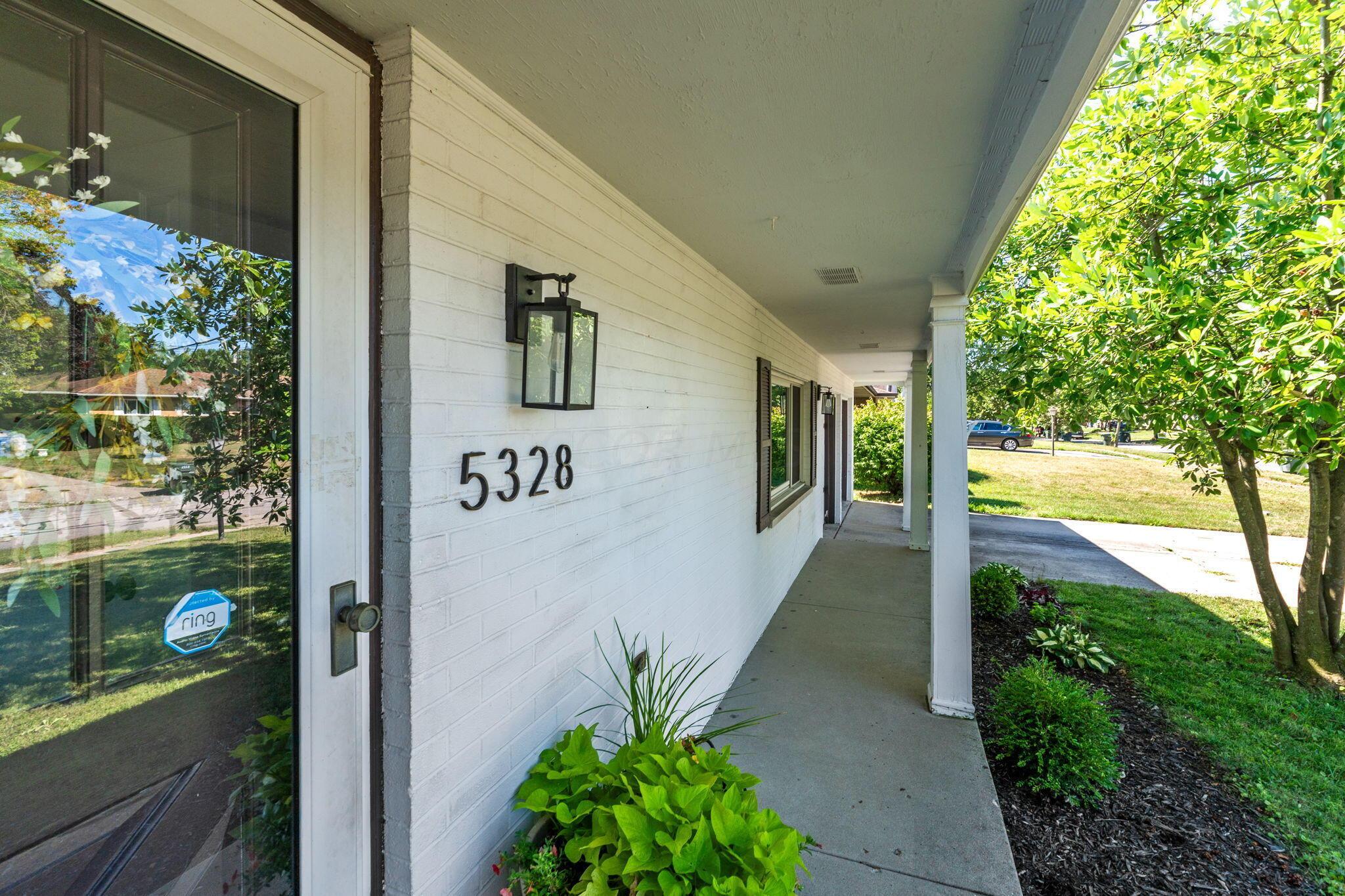 5328 Hedgewood Road Columbus, OH 43229 - Photo 2 of 36 Front Entrance