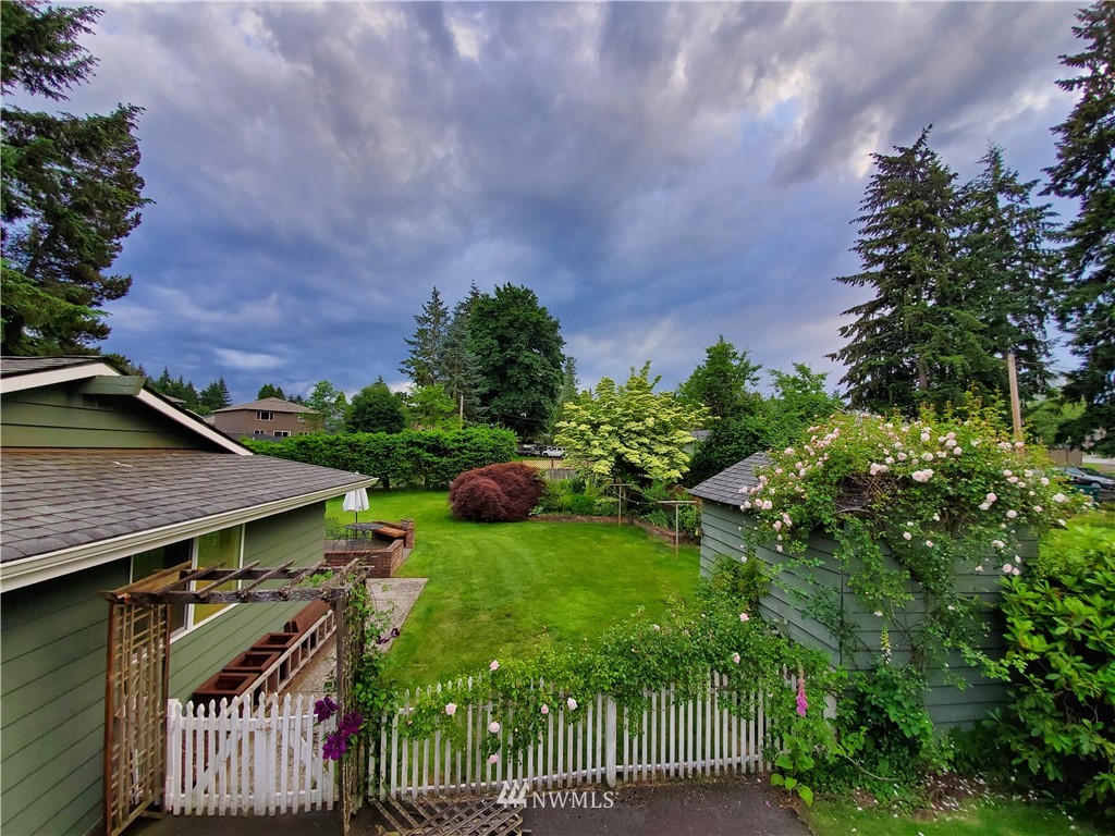 17410 Clover Road Bothell, WA 98012 - Photo 22 of 30