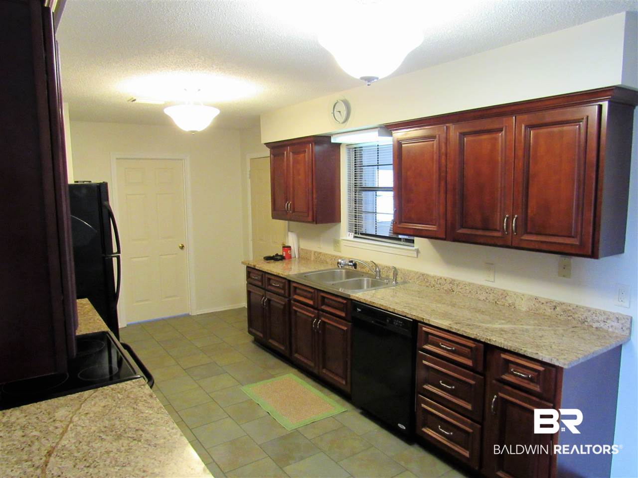 510 Ariel Avenue Foley, AL 36535 - Photo 3 of 18 New paint, granite countertops, nice cabinets....