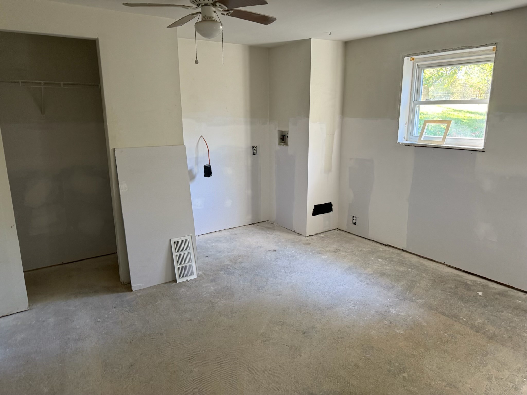 1830 Walnut Grove Road Clarksville, TN 37042 - Photo 3 of 7 Gallery Image 3