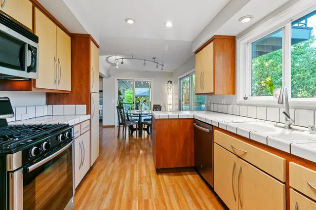 $2,795,000 | 878 Hillcrest Drive, Redwood City, CA 94062