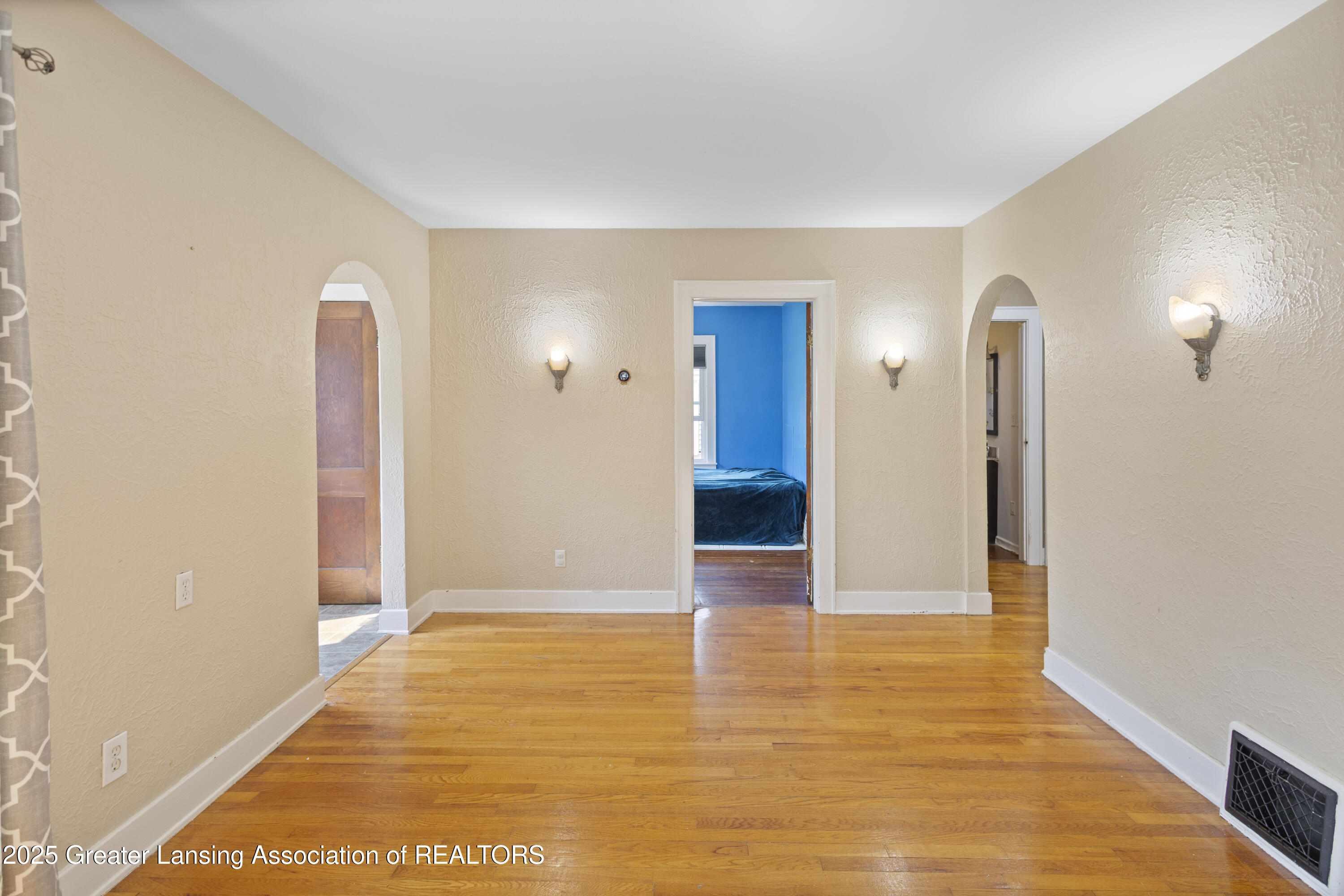 2335 Harding Avenue Lansing, MI 48910 - Photo 7 of 52 IMG_5364