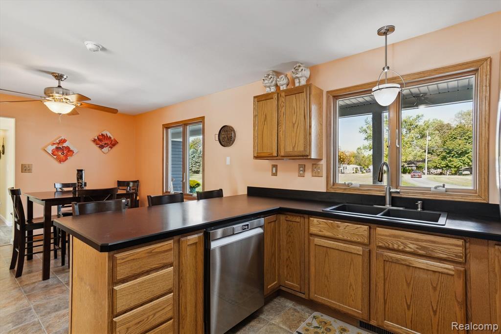 49765 Martz Road Belleville, MI 48111 - Photo 13 of 81 Gallery Image 13