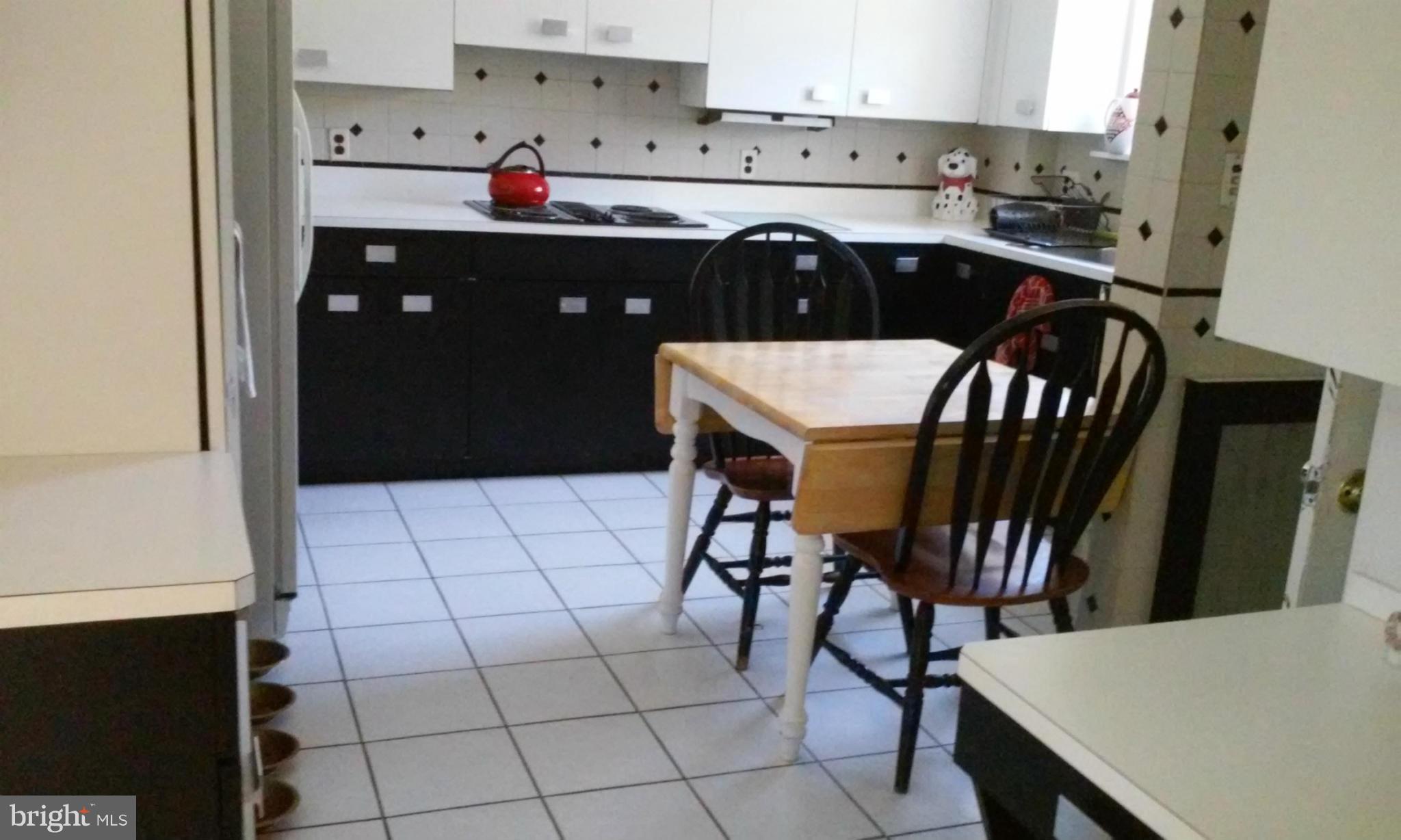 3501 Shelburne Road Baltimore, MD 21208 - Photo 12 of 21 Kitchen