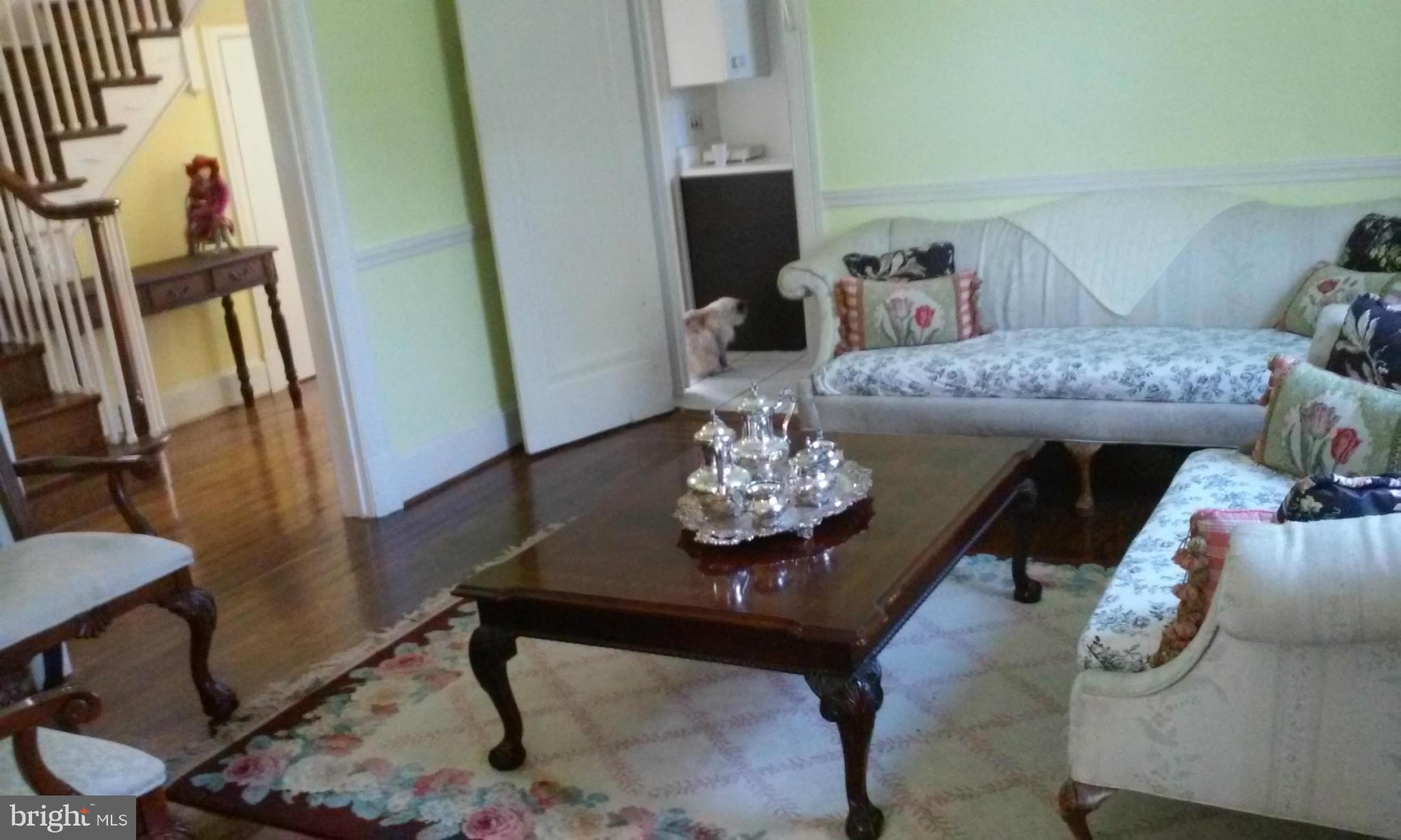 3501 Shelburne Road Baltimore, MD 21208 - Photo 5 of 21 Living Room