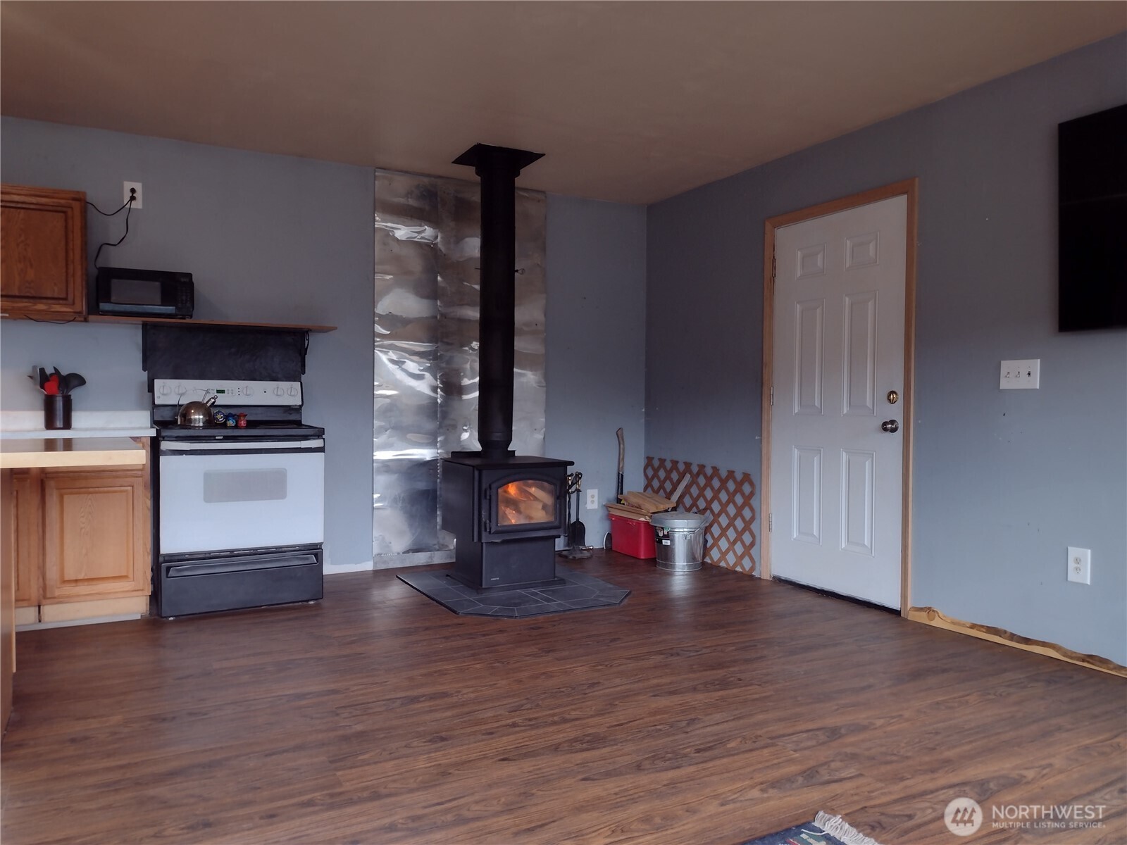6 Tanager Lane Republic, WA 99166 - Photo 8 of 28