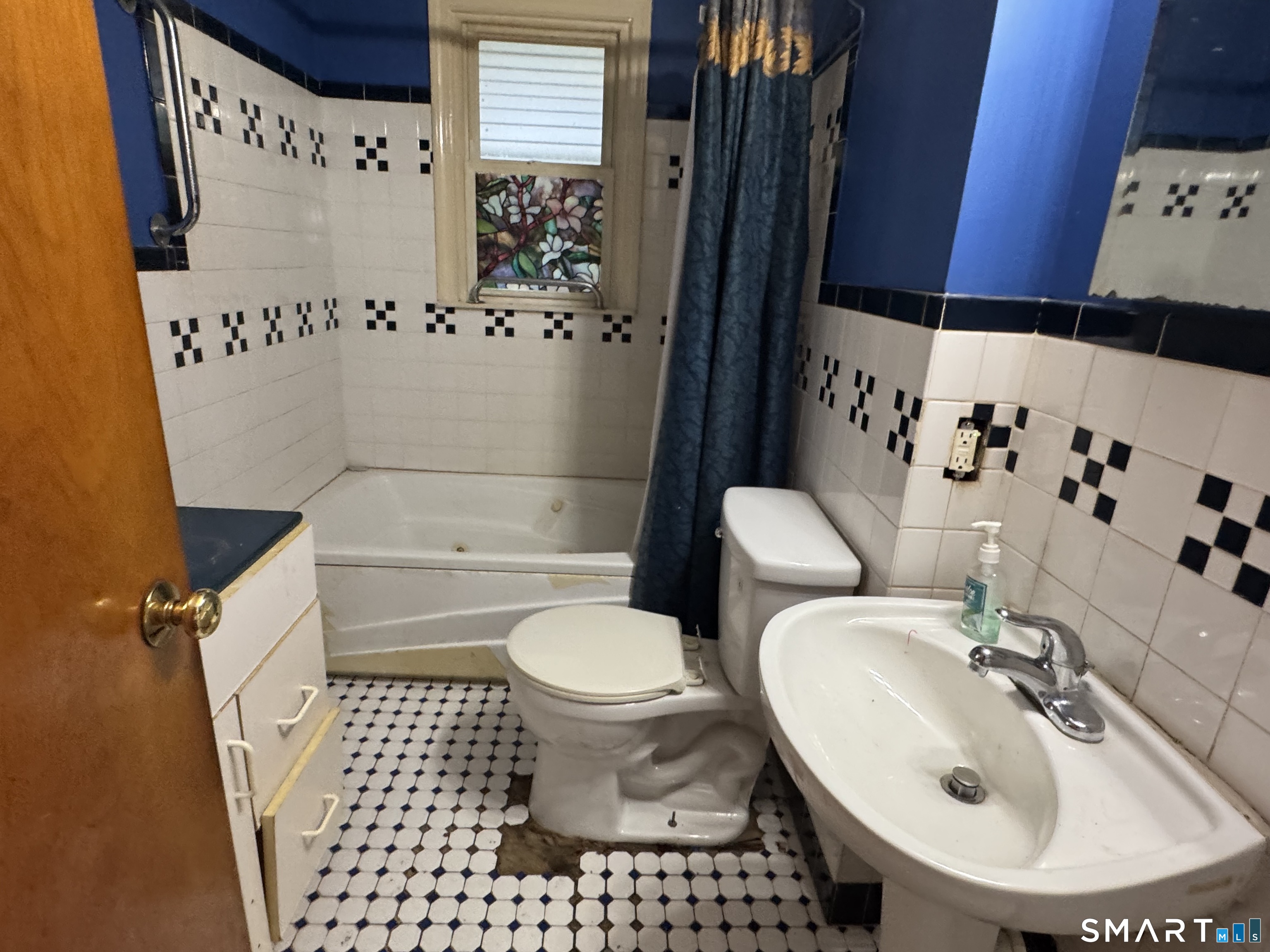 44 Beaverbrook Road Milford, CT 06461 - Photo 10 of 19