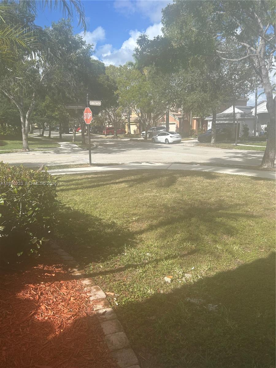 948 Phoenix Way Weston, FL 33327 - Photo 5 of 22