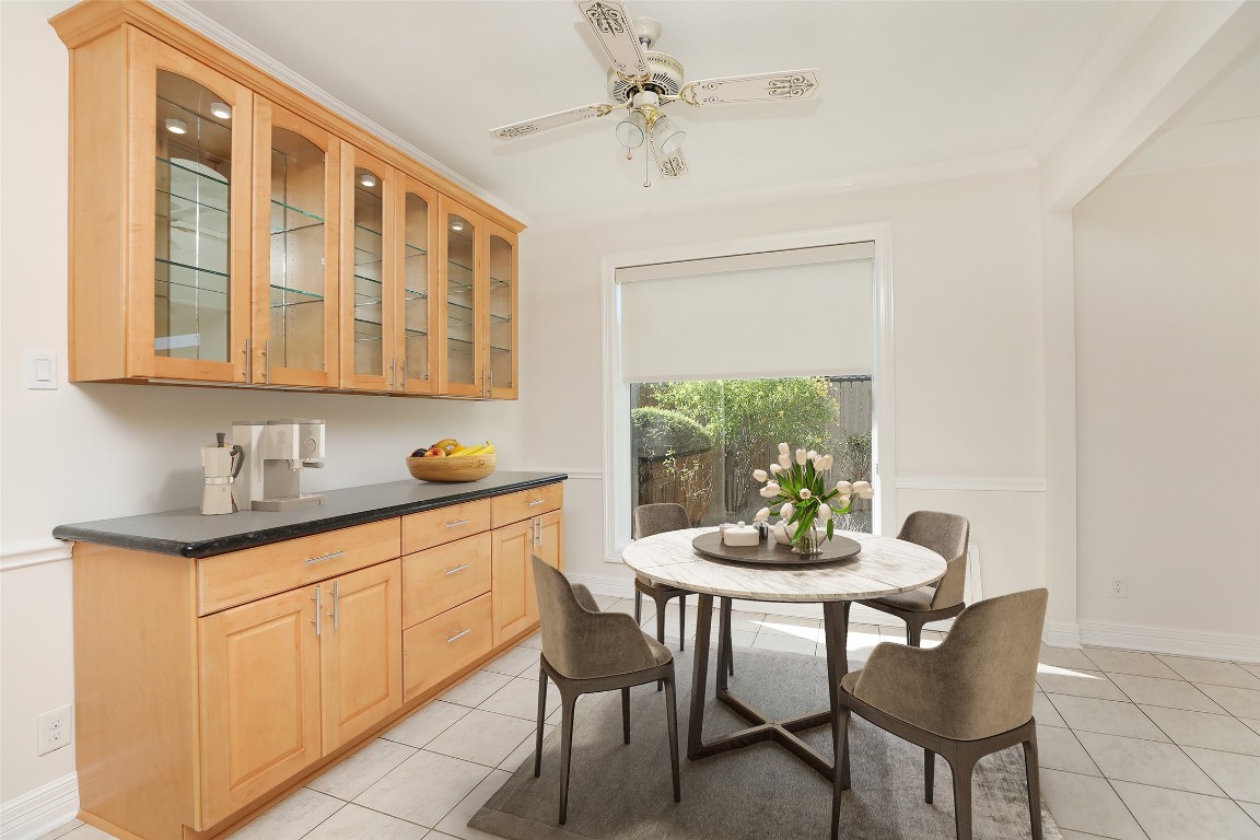 7499 Brompton Street, Unit 7499 Houston, TX 77025 - Photo 14 of 43 This photo has been virtually staged.