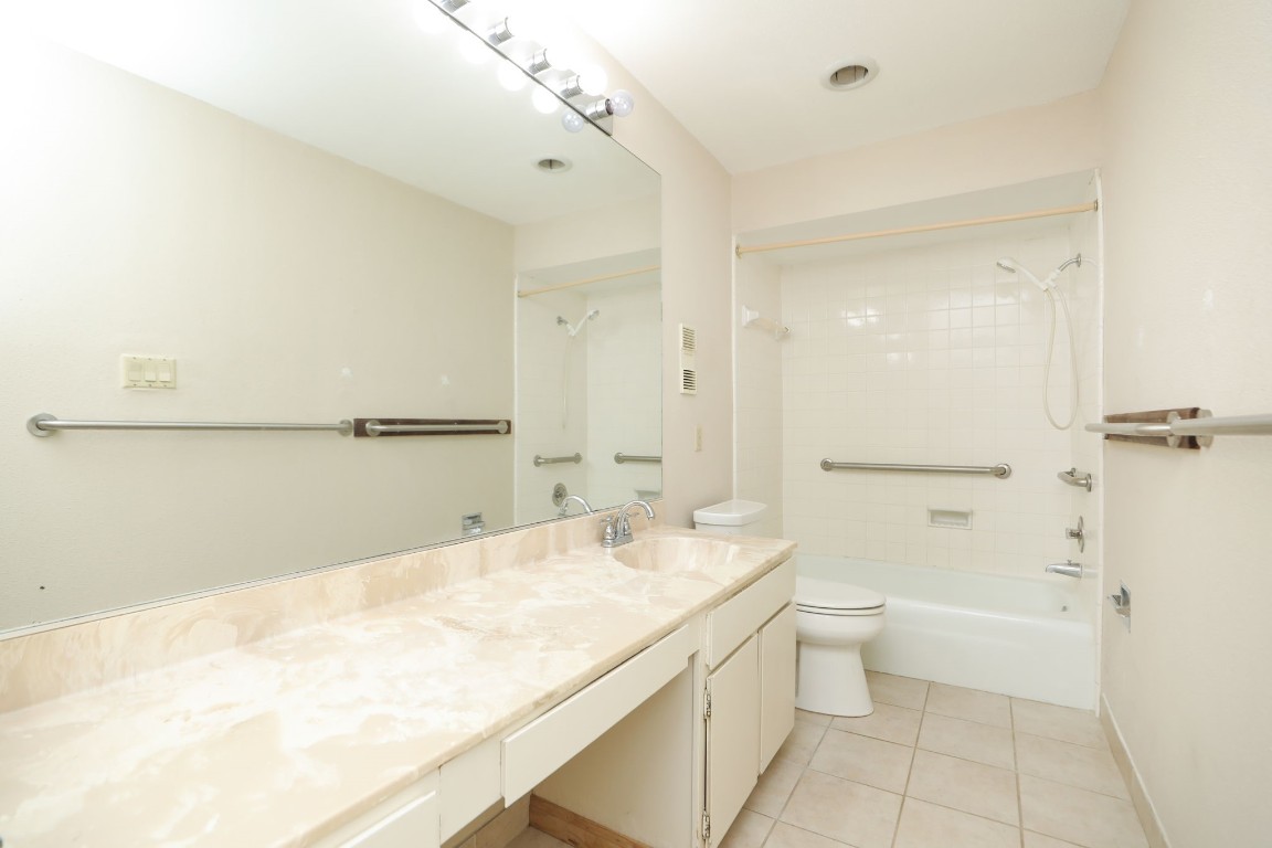 7499 Brompton Street, Unit 7499 Houston, TX 77025 - Photo 36 of 43