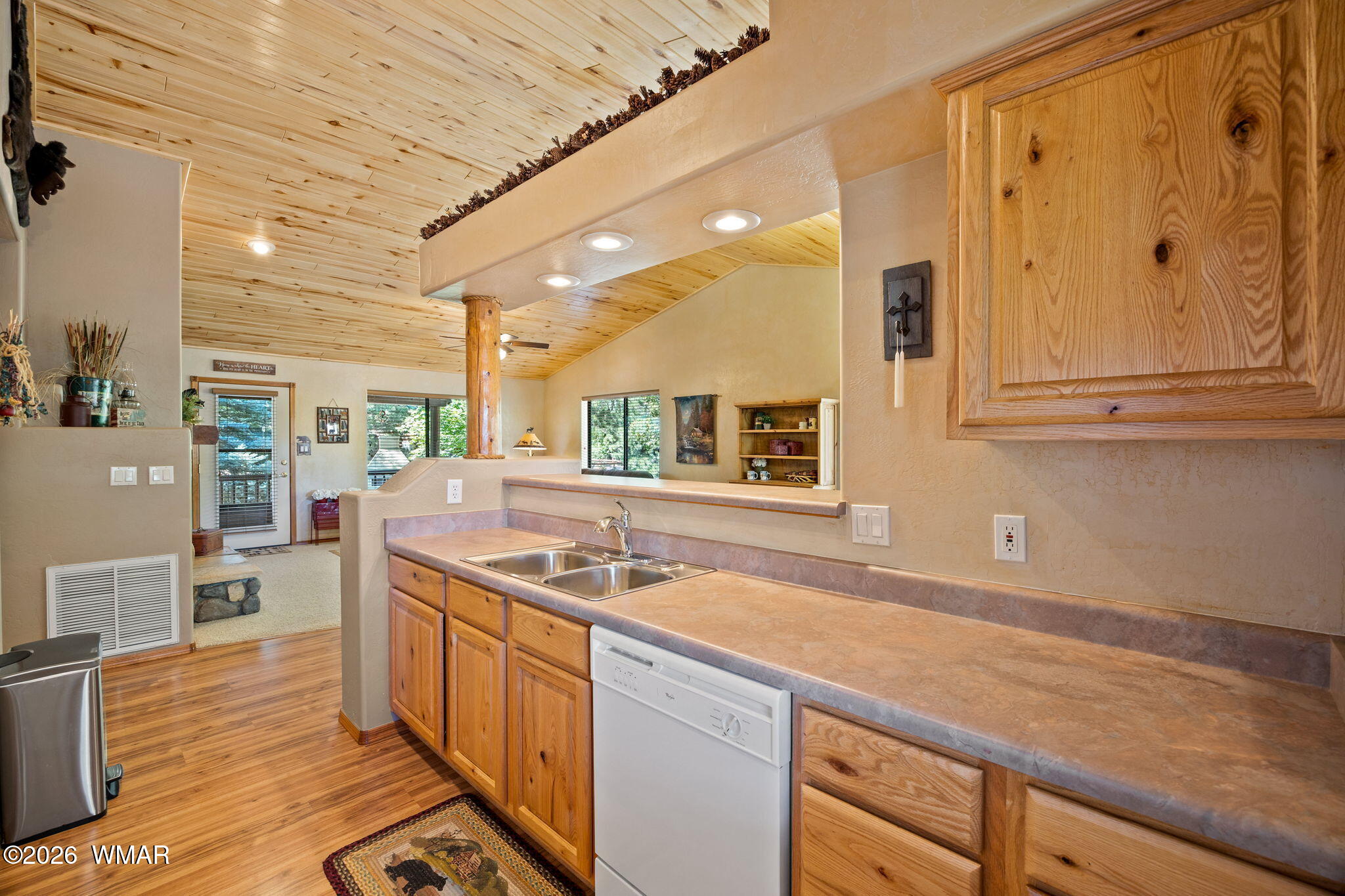 2335 Buffalo Loop Overgaard, AZ 85933 - Photo 11 of 56
