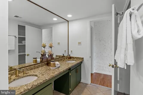 $999,900 | 117 Catharine Street, Philadelphia, PA 19147