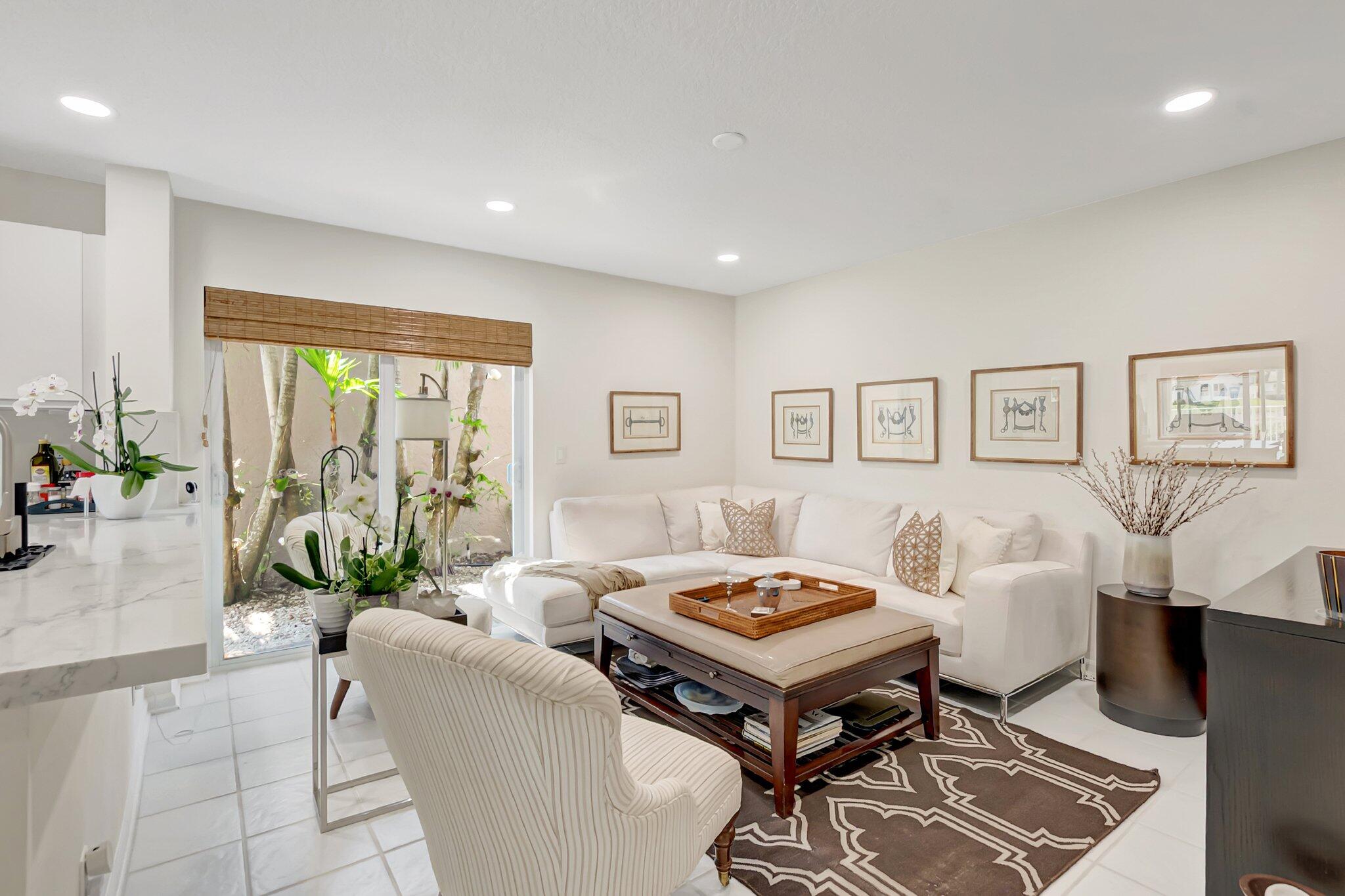 7287 Via Palomar Boca Raton, FL 33433 - Photo 17 of 47 Family room