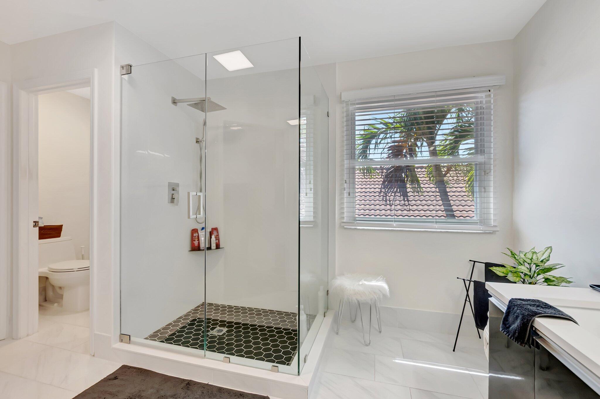 7287 Via Palomar Boca Raton, FL 33433 - Photo 26 of 47 Master bath