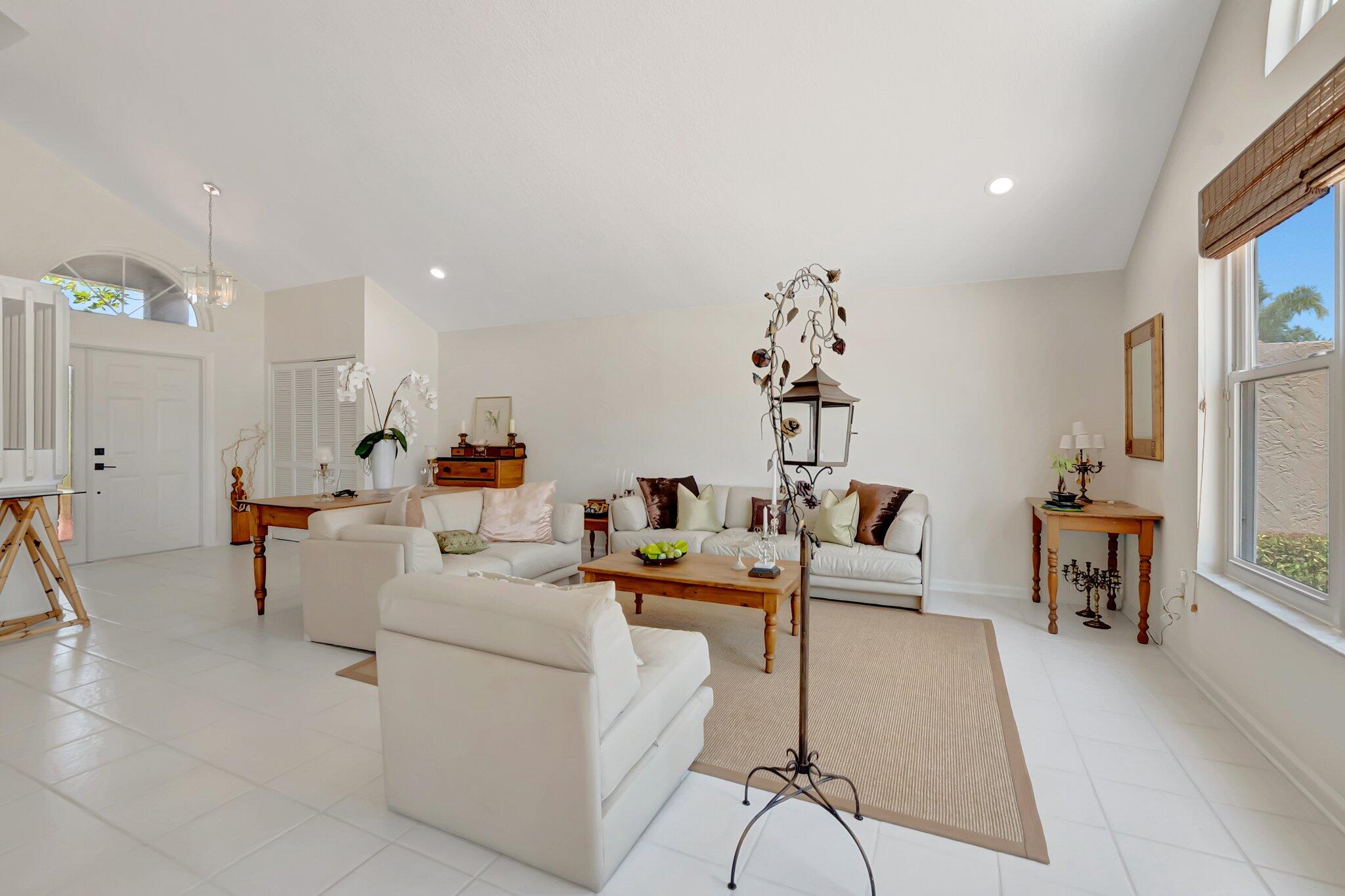 7287 Via Palomar Boca Raton, FL 33433 - Photo 6 of 47 Living area