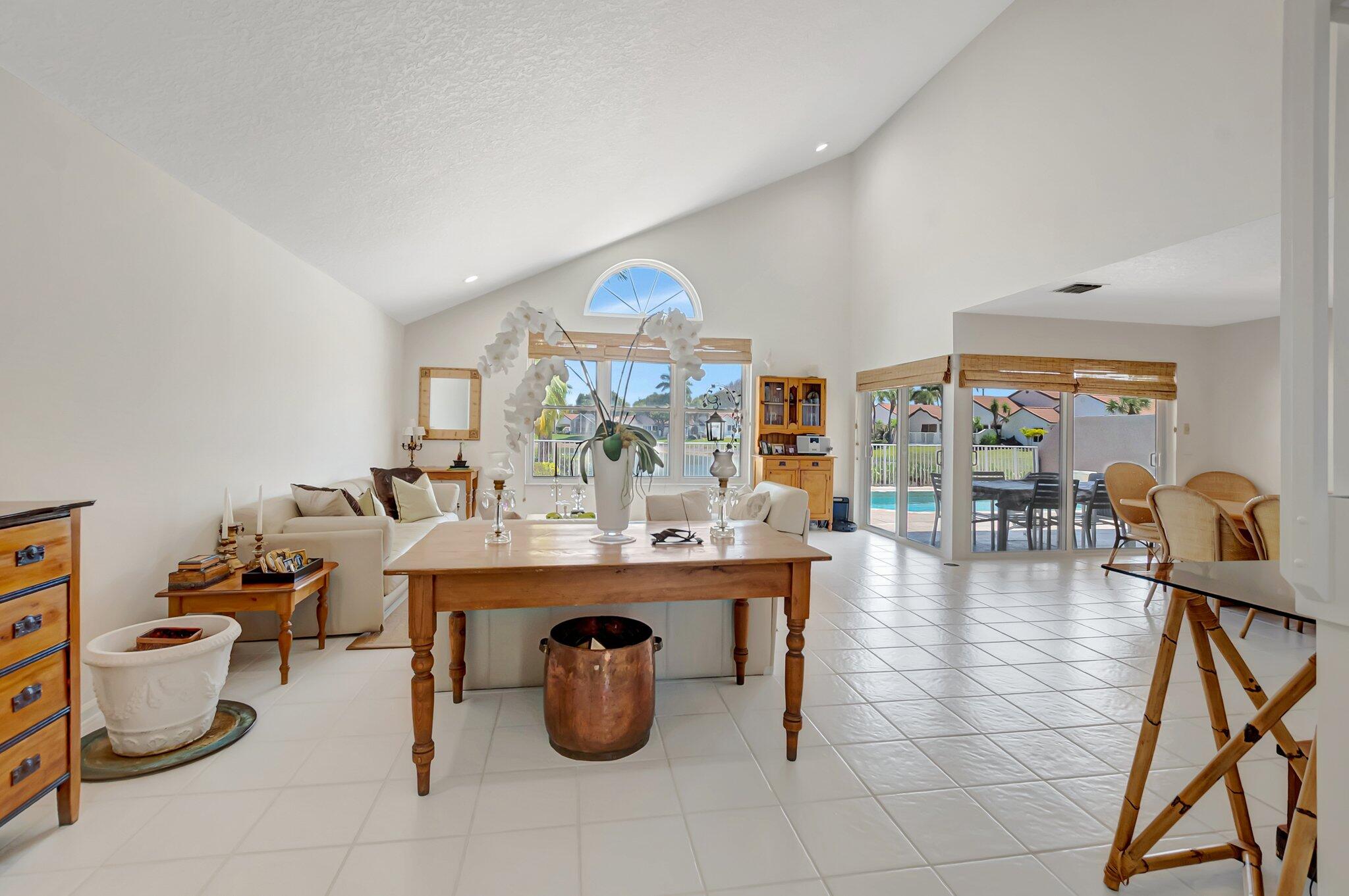 7287 Via Palomar Boca Raton, FL 33433 - Photo 9 of 47 Living area