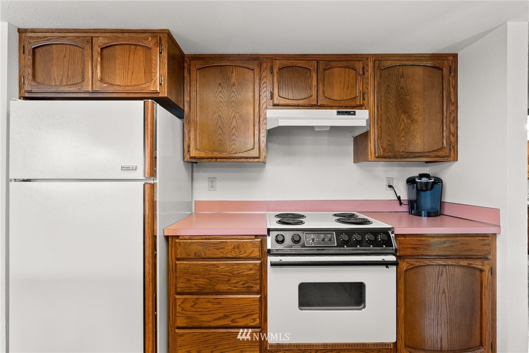 237 Frogner Road Chehalis, WA 98532 - Photo 9 of 37 a kitchen with stainless steel appliances granite countertop a refrigerator and a stove