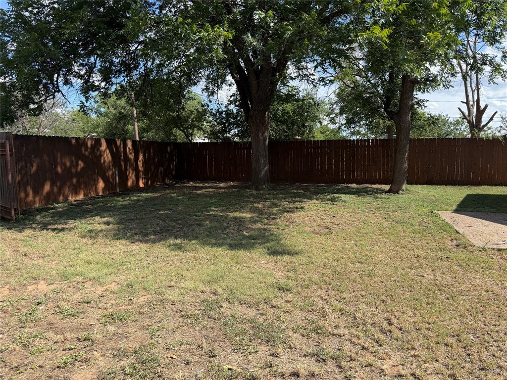901 Ash Street Merkel, TX 79536 - Photo 3 of 16