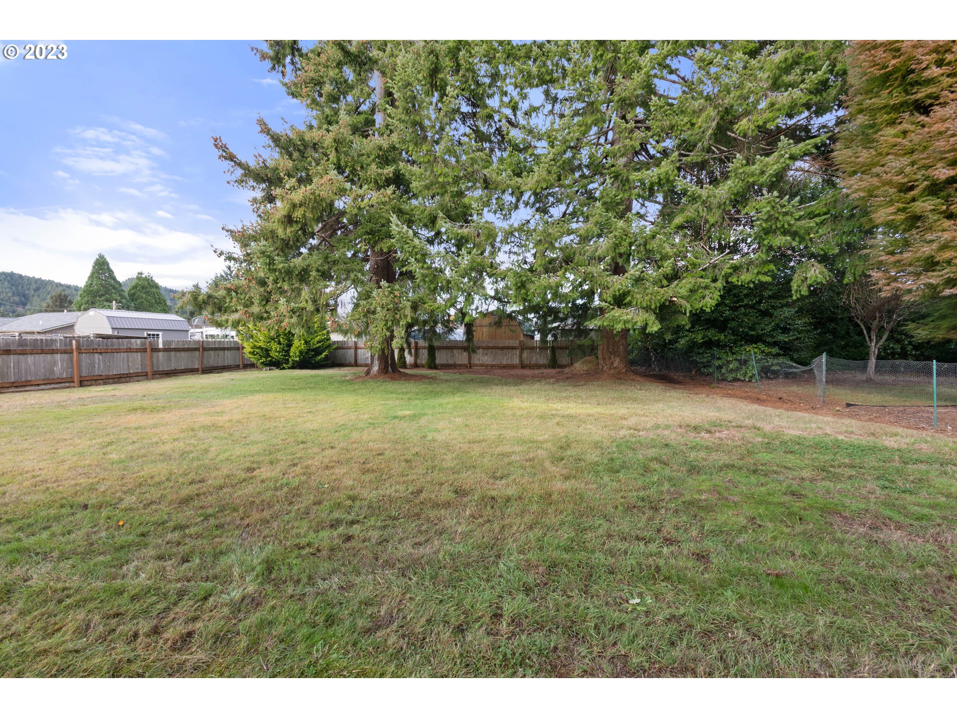 2878 Ridgeway Drive Reedsport, OR 97467 - Photo 26 of 36 Backyard