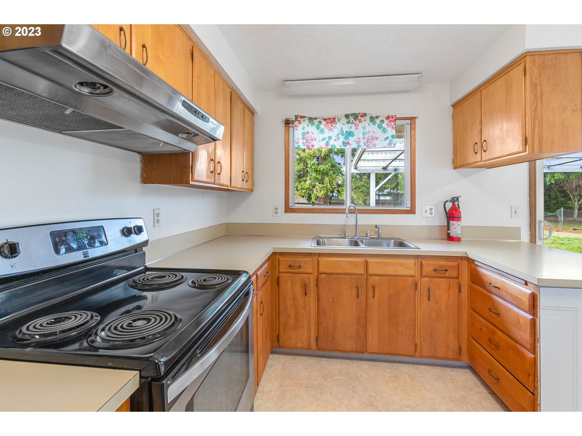 2878 Ridgeway Drive Reedsport, OR 97467 - Photo 8 of 36 Kitchen