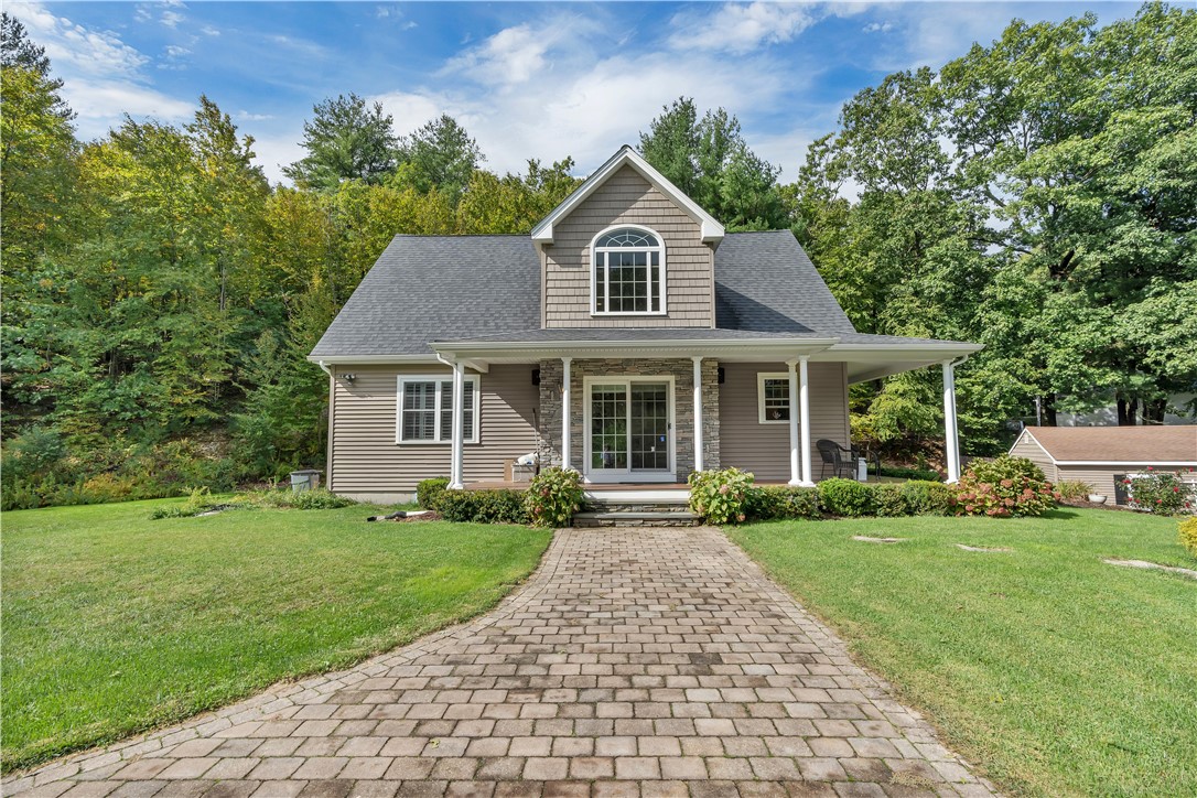 68 Wolf Hill Road Smithfield, RI 02917 - Photo 3 of 47 Gallery Image 3