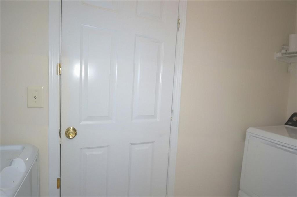 5799 Cedar Croft Lane Lithonia, GA 30058 - Photo 7 of 16 a bathroom with a shower