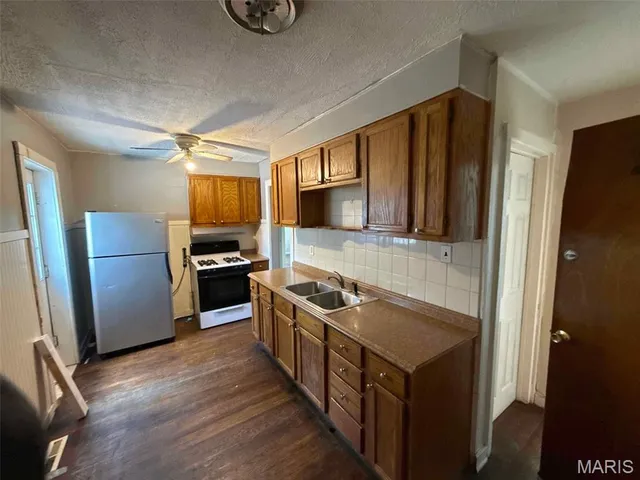 $114,900 | 112 Bonds Avenue, East Alton, IL 62024