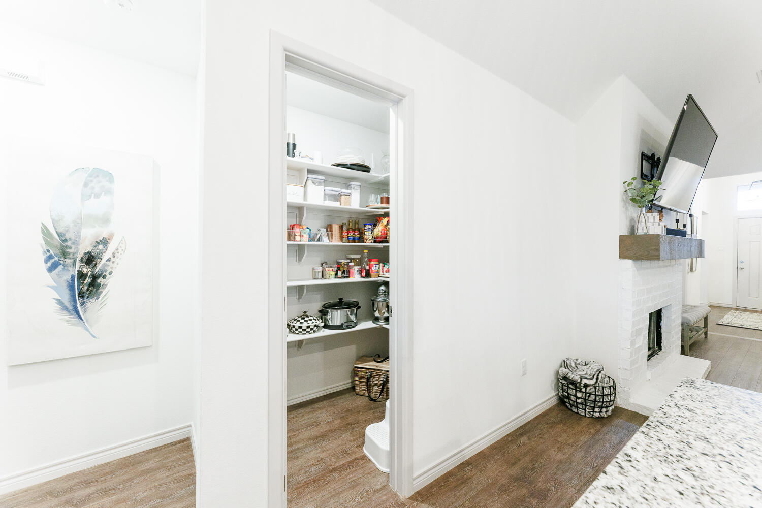 2318 103rd Street Lubbock, TX 79423 - Photo 18 of 51 Pantry