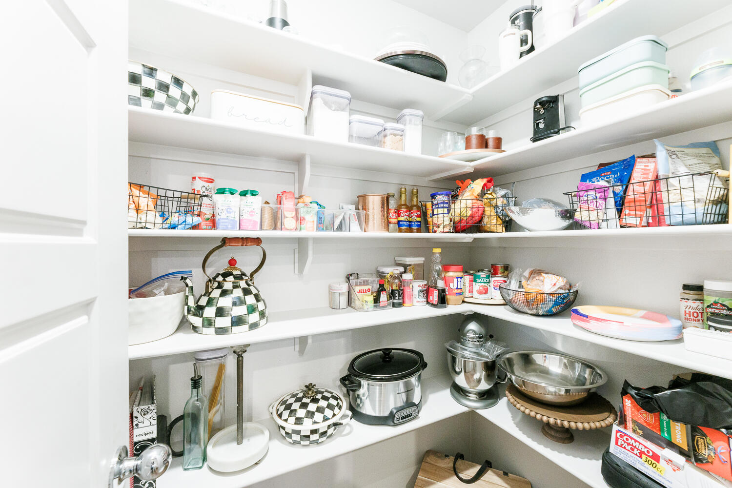 2318 103rd Street Lubbock, TX 79423 - Photo 19 of 51 Pantry