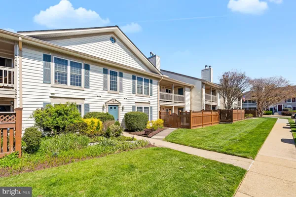 $424,500 | 6060 Essex House Square, Alexandria, VA 22310