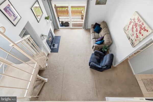 a view of entryway and livingroom