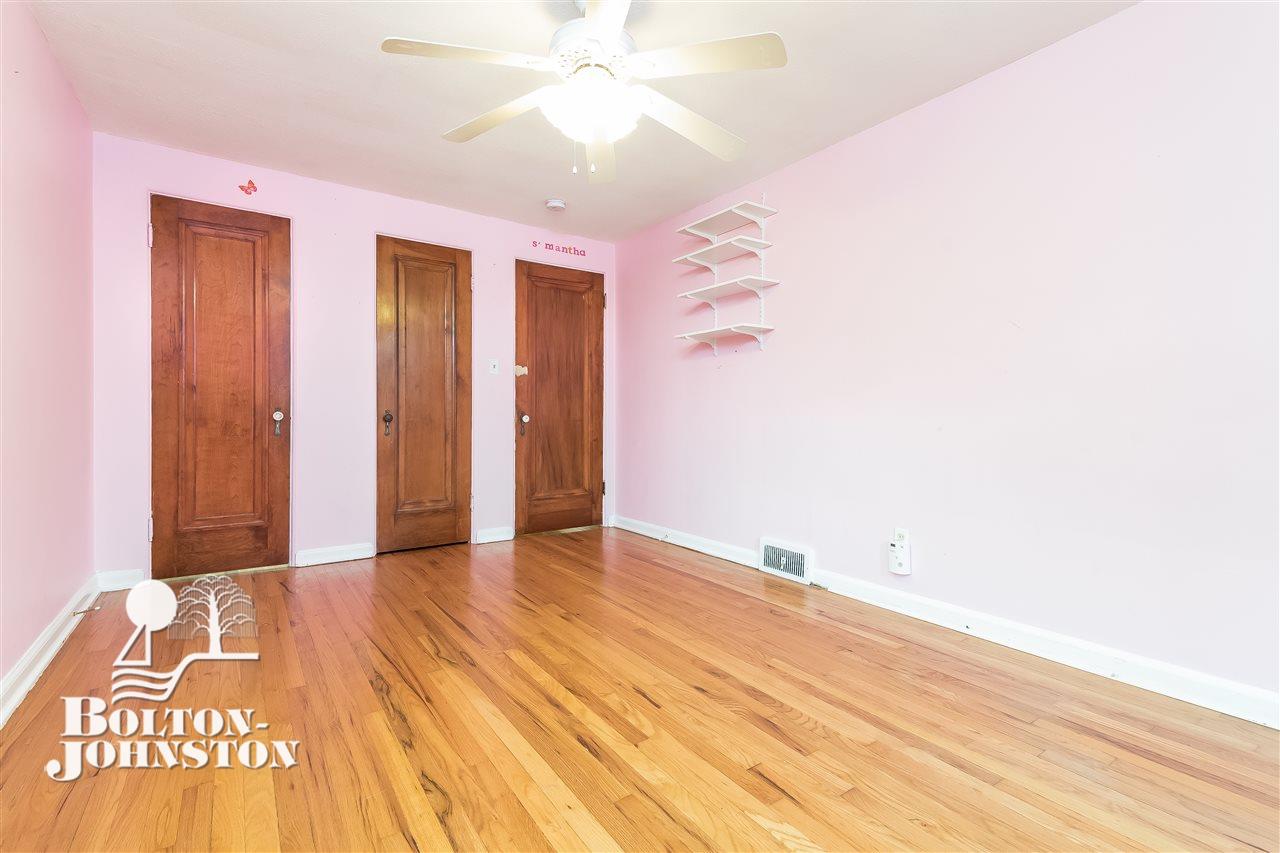 1363 Cadieux Road Grosse Pointe, MI 48230 - Photo 16 of 35 31368611-15.JPG