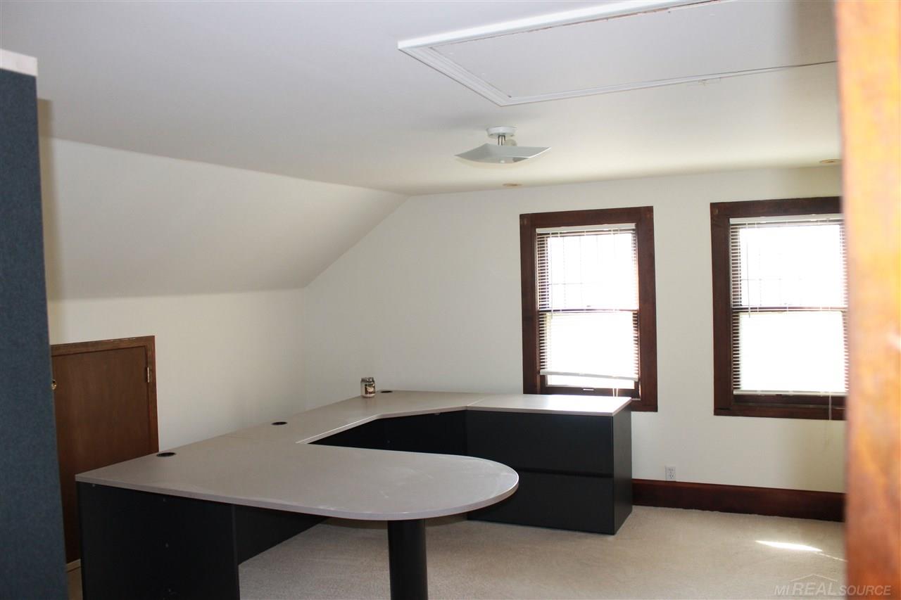 1242 Devonshire Road Grosse Pointe, MI 48230 - Photo 32 of 70 31246129-31.JPG