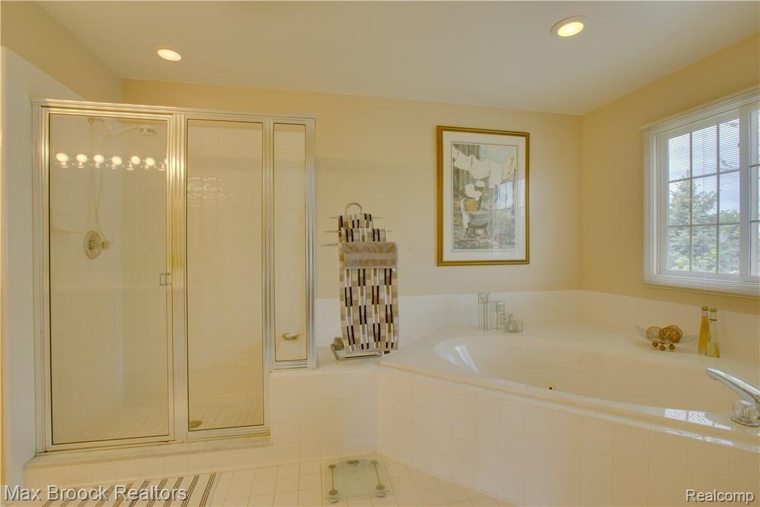 3991 Red Root Road Lake Orion, MI 48360 - Photo 37 of 46 M10A1597_3991 Red Root_.jpg