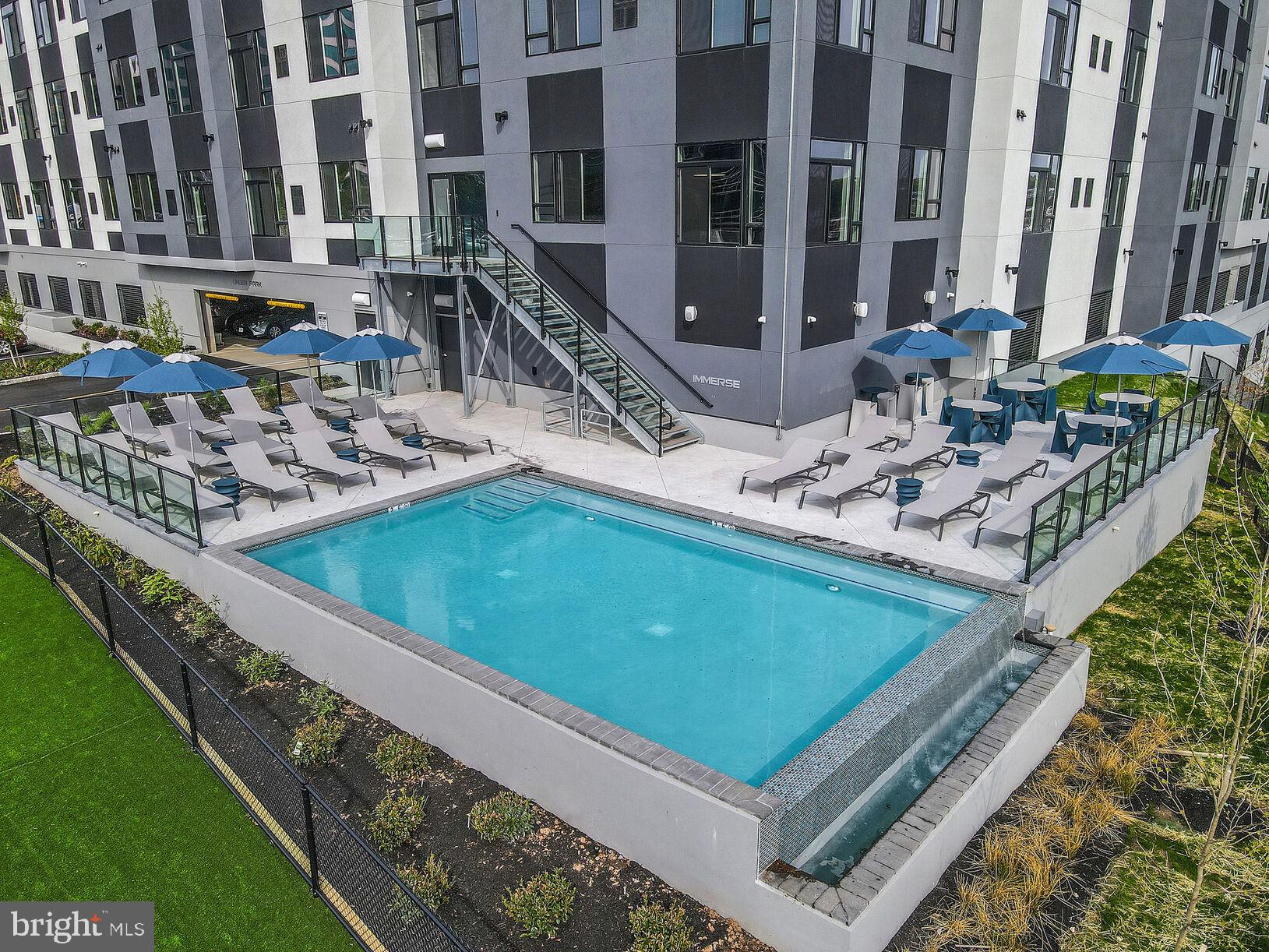 9 Presidential Boulevard, Unit 1B408 Bala Cynwyd, PA 19004 - Photo 2 of 20 a view of a patio with chairs and plants