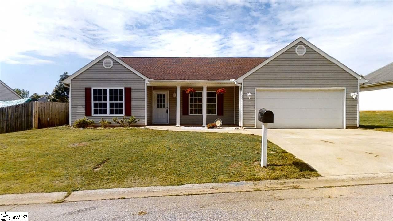 208 Spring Street Duncan, SC 29334 - Photo 1 of 24 Gallery Image 1