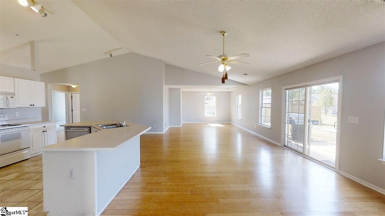 208 Spring Street Duncan, SC 29334 - Photo 14 of 24 Gallery Image 14