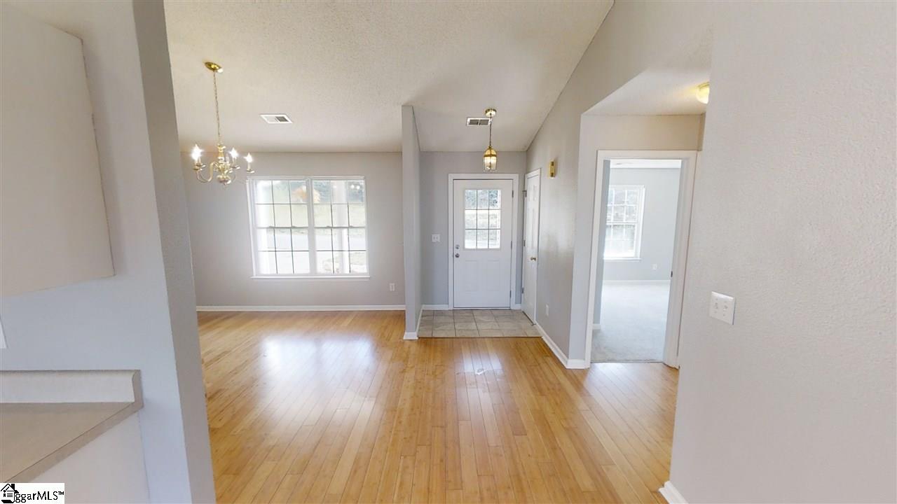 208 Spring Street Duncan, SC 29334 - Photo 4 of 24 Gallery Image 4