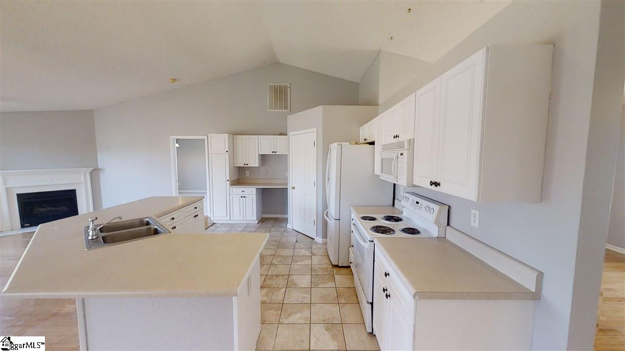 208 Spring Street Duncan, SC 29334 - Photo 6 of 24 Gallery Image 6