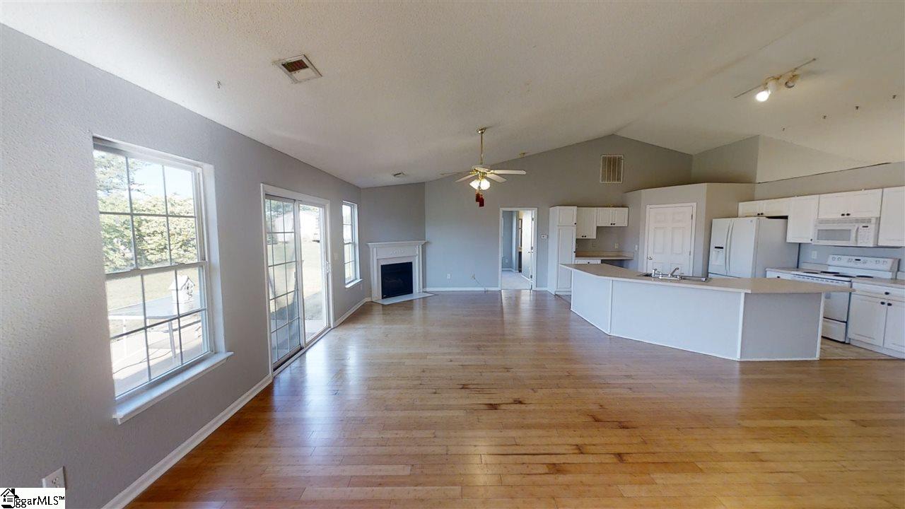 208 Spring Street Duncan, SC 29334 - Photo 10 of 24 Gallery Image 10