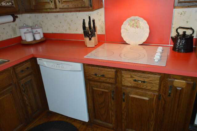 7369 Calkins Road Flint, MI 48532 - Photo 16 of 32 21138733-15.JPG